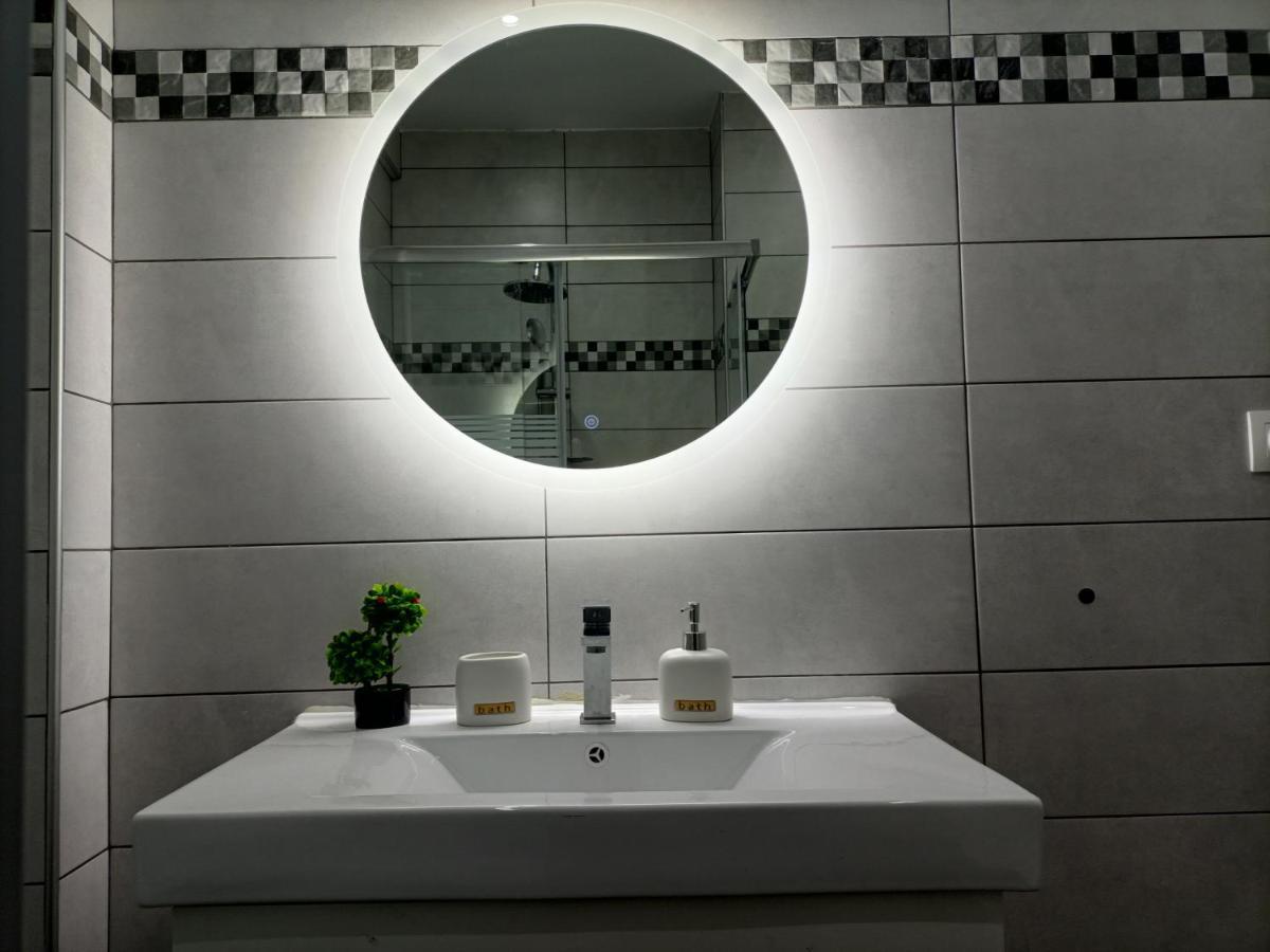 Ferienwohnung Travelers Tranquil & Chillout Apt Athen Exterior foto
